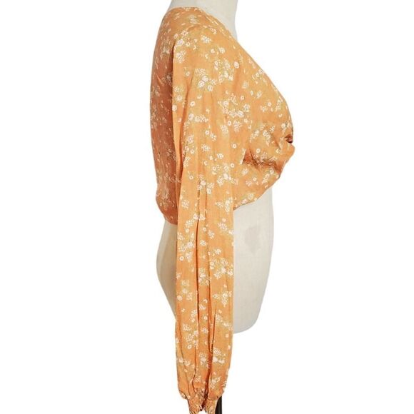 Urban Outfitters Orange & White Crop Top NWT - Picture 2 of 5